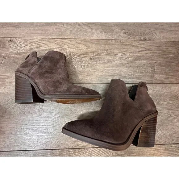 Vince Camuto Gigietta Suede Back Zip Chelsea Booties Brown 7- NWOB - Picture 5 of 8